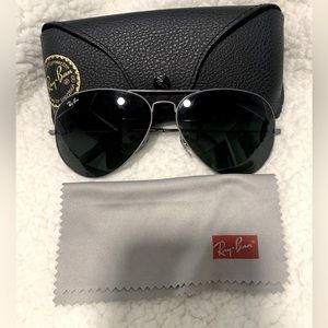 Authentic RayBan Aviator sunglasses RB3025